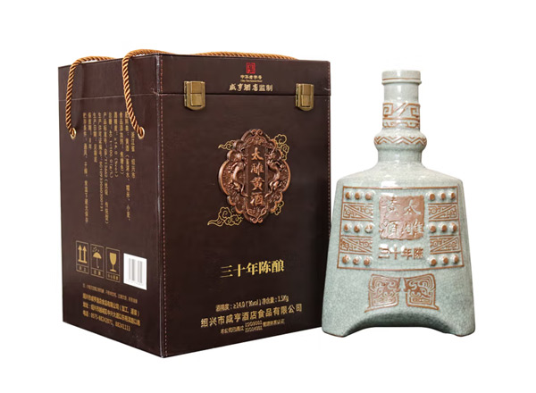 武汉咸亨酒店太雕黄酒回收太雕三十年陈酿绍兴黄酒1.5kg礼盒装
